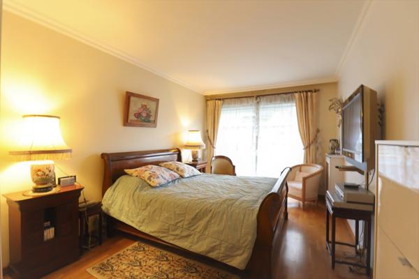 Paris (75017) Beau 4 pièces familial de 116 m² au 4ème étage avec grand balcon