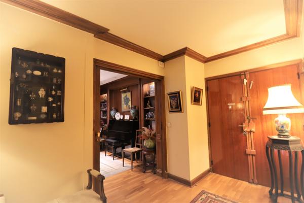 Paris (75017) Beau 4 pièces familial de 116 m² au 4ème étage avec grand balcon