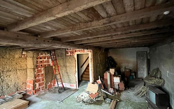 Maison à vendre    1 pièce • 77 m2 Montmorillon