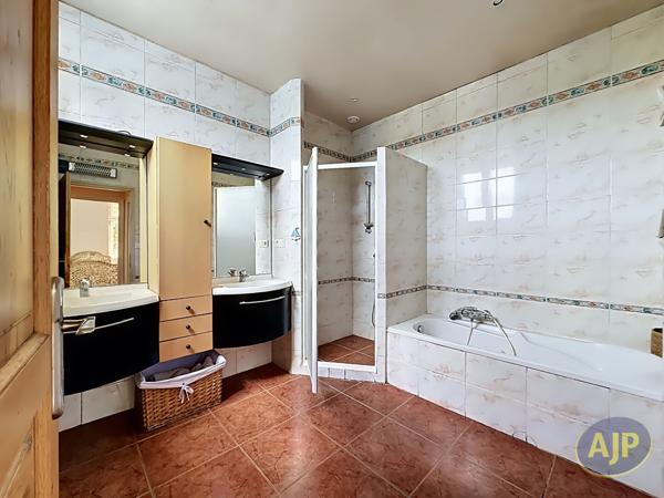 Maison à vendre Nantes - 6 pièces, 133m² avec 4 chambre(s) à 559 500€ - AJP Immobilier Nantes Saint-Donatien