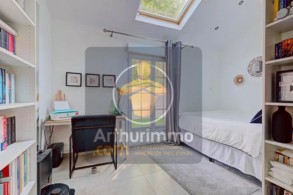Vente                                                      Maison
                        
                     6 pièces                      125 m2                     à Ormesson-sur-Marne