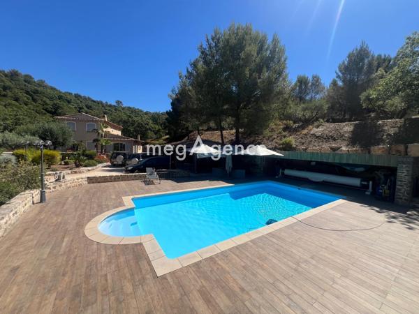 Maison à HYERES, 83400 - 8 pièces 180m²