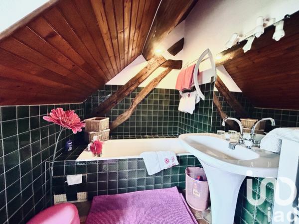 Longère 8 pièces de 300 m² à Montbarrois (45340)