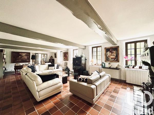 Longère 8 pièces de 300 m² à Montbarrois (45340)