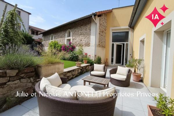 LA FOUILLOUSE (42480) Maison en pierre 212m² habitables 6 chambres garage et jardin