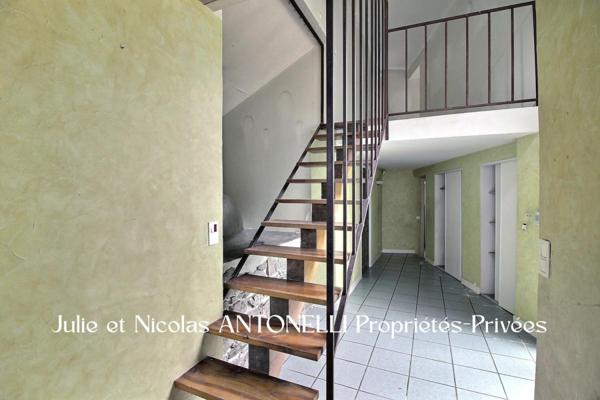 LA FOUILLOUSE (42480) Maison en pierre 212m² habitables 6 chambres garage et jardin