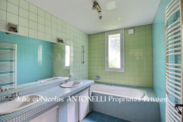 LA FOUILLOUSE (42480) Maison en pierre 212m² habitables 6 chambres garage et jardin