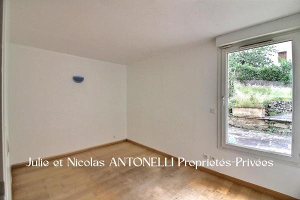 LA FOUILLOUSE (42480) Maison en pierre 212m² habitables 6 chambres garage et jardin