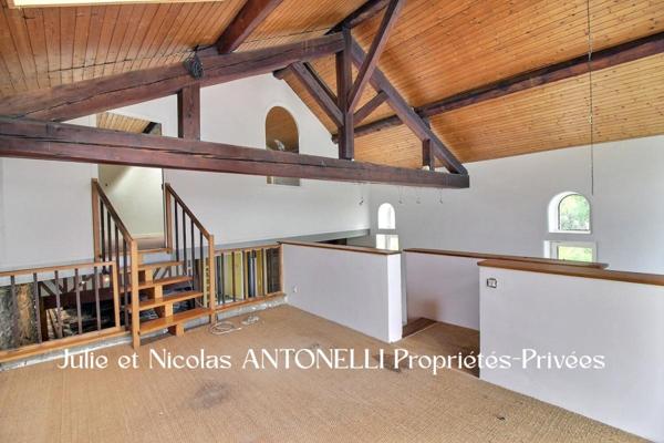 LA FOUILLOUSE (42480) Maison en pierre 212m² habitables 6 chambres garage et jardin