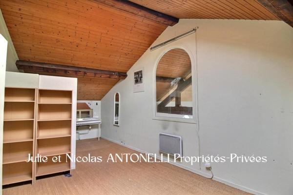LA FOUILLOUSE (42480) Maison en pierre 212m² habitables 6 chambres garage et jardin