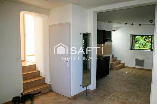 T3 en rez-de-chaussée avec terrasse – Centre village, proche frontière