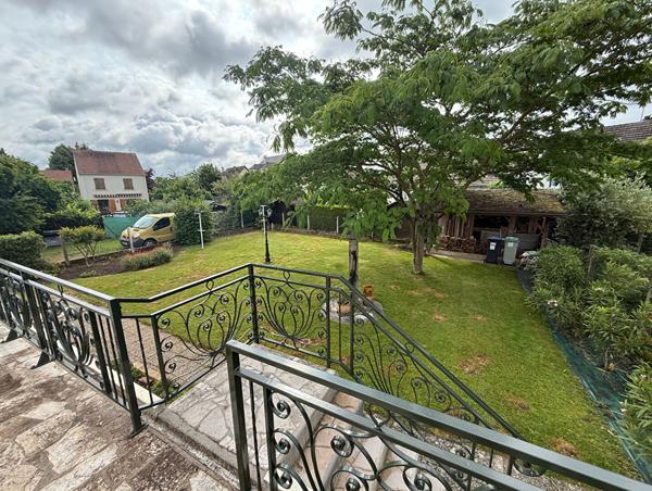 Maison Saint Mard 5 pièce(s) 249 m2 utiles