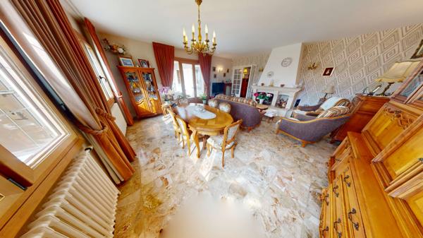 Maison Saint Mard 5 pièce(s) 249 m2 utiles