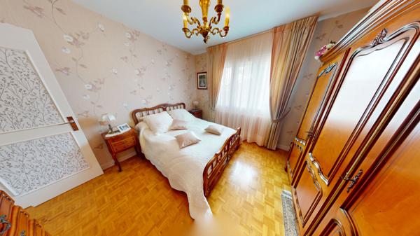 Maison Saint Mard 5 pièce(s) 249 m2 utiles