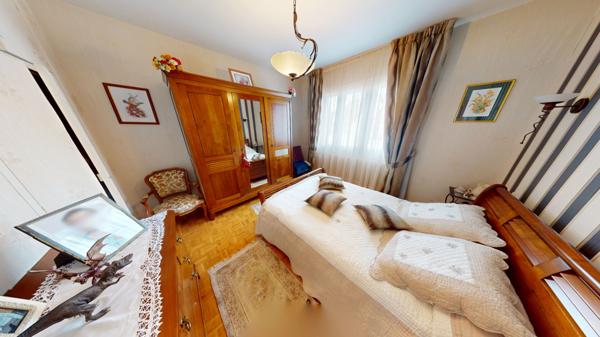 Maison Saint Mard 5 pièce(s) 249 m2 utiles