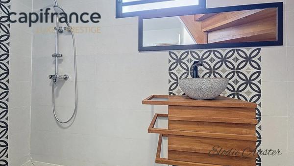 Villa d'architecte T5 moderne et meublée avec piscine