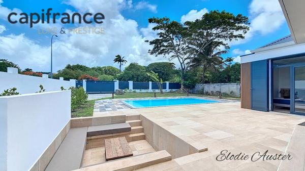 Villa d'architecte T5 moderne et meublée avec piscine