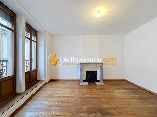 Location                                                      Appartement
                        
                     3 pièces                      69 m2                     à Bourgoin-Jallieu