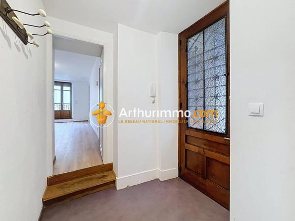Location                                                      Appartement
                        
                     3 pièces                      69 m2                     à Bourgoin-Jallieu