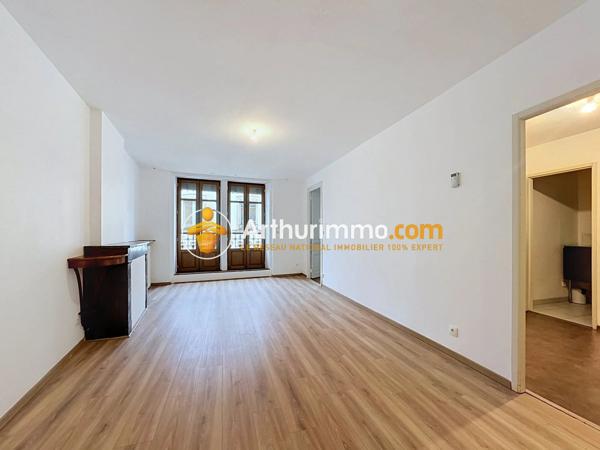 Location                                                      Appartement
                        
                     3 pièces                      69 m2                     à Bourgoin-Jallieu