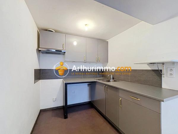 Location                                                      Appartement
                        
                     3 pièces                      69 m2                     à Bourgoin-Jallieu