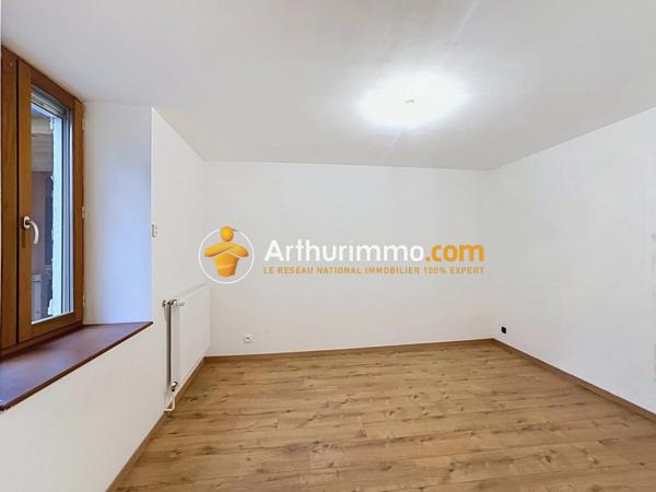 Location                                                      Appartement
                        
                     3 pièces                      69 m2                     à Bourgoin-Jallieu