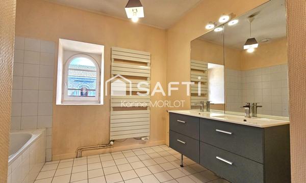 ORNANS - APPARTEMENT DUPLEX T4 - 105M2 + CAVE + PARKING