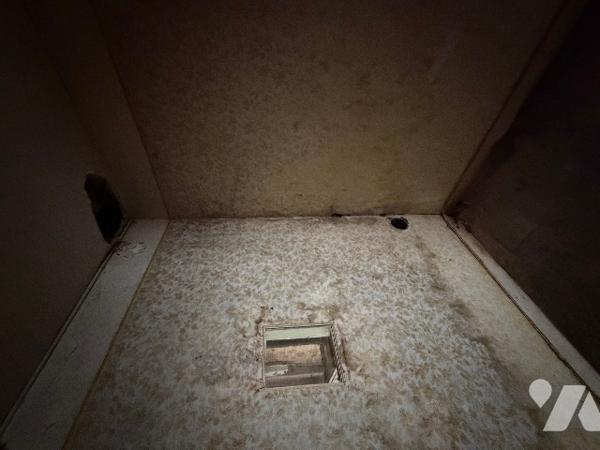 A CARROUGES - une maison d'habitation à rénover (93m²), en plein coeur de CARROUGES