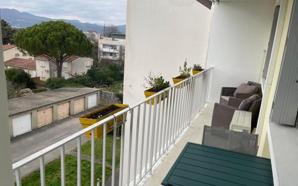 Appartement à vendre    3 pièces • 71,29 m2 Montélimar