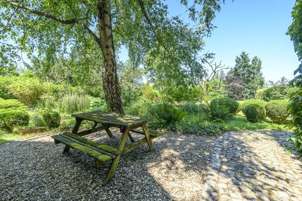 Magnifique Corps de ferme rénové 28 ares env. dépendances.