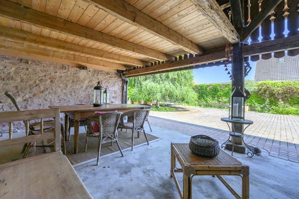 Magnifique Corps de ferme rénové 28 ares env. dépendances.