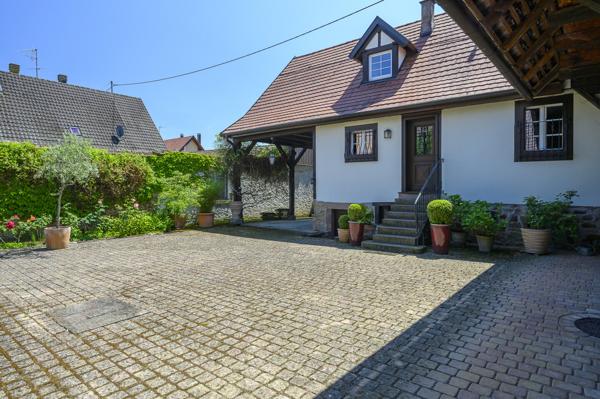 Magnifique Corps de ferme rénové 28 ares env. dépendances.