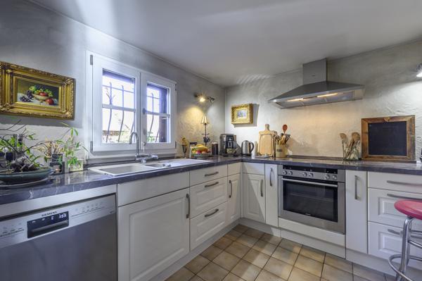 Magnifique Corps de ferme rénové 28 ares env. dépendances.