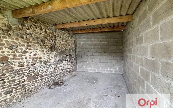 Stationnement à louer    Montluçon