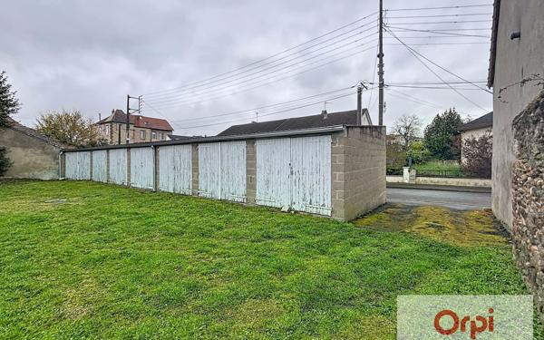 Stationnement à louer    Montluçon