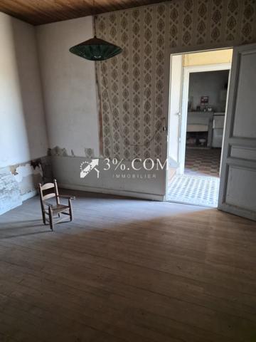 Maison de village
                                                                                                                                                                                                                                                                                                                        4 pièce(s)                                                                                                                                                                                                          2 chambre(s)                                                                                                                                                                                                          73  m²