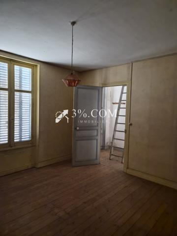 Maison de village
                                                                                                                                                                                                                                                                                                                        4 pièce(s)                                                                                                                                                                                                          2 chambre(s)                                                                                                                                                                                                          73  m²