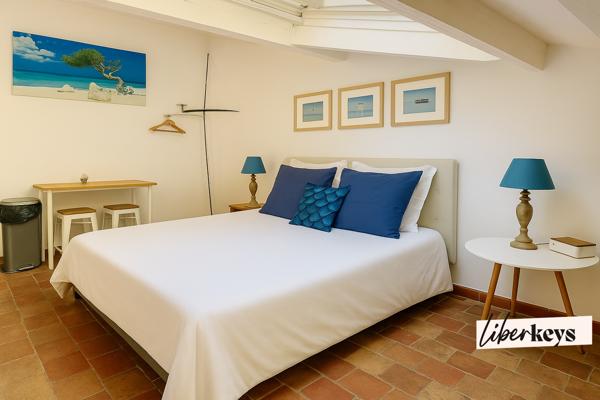 À Moustiers, la pierre qui rapporte : maison de village divisée pour la location