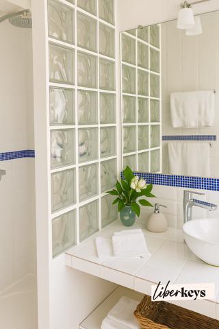 À Moustiers, la pierre qui rapporte : maison de village divisée pour la location