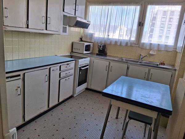 Appartement à vendre, 4 pièces/ 3 chambres/ 93m² /box /ascenseur, centre-ville de Rennes