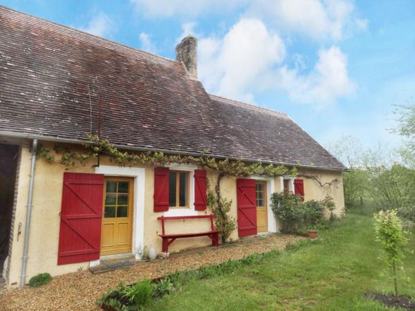 GRANDE LONGERE D'EXCEPTION, EN FORET