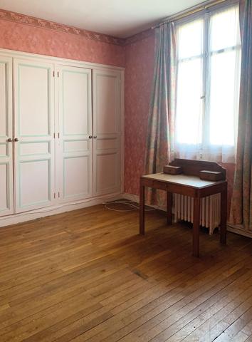 MAISON DE VILLE F5 DE 123 M² A RÉNOVER PROCHE CENTRE-VILLE CHÂTELLERAULT Réf 2631