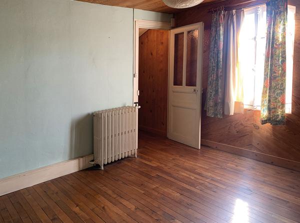 MAISON DE VILLE F5 DE 123 M² A RÉNOVER PROCHE CENTRE-VILLE CHÂTELLERAULT Réf 2631