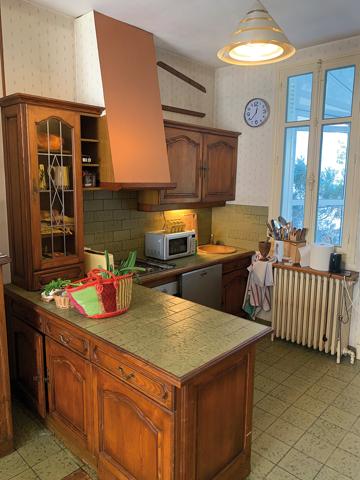 MAISON DE VILLE F5 DE 123 M² A RÉNOVER PROCHE CENTRE-VILLE CHÂTELLERAULT Réf 2631