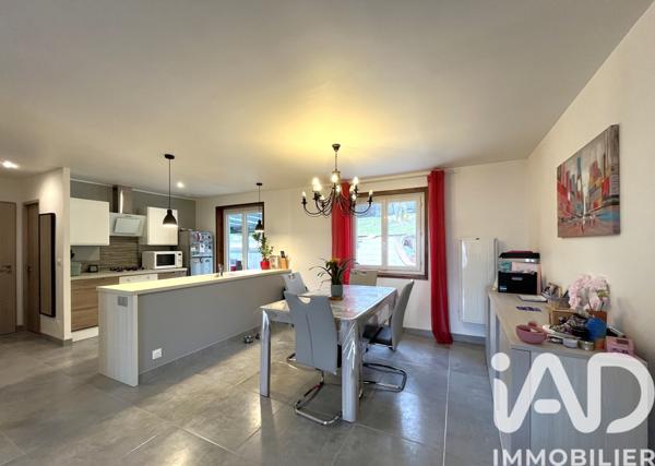 Maison à vendre 5 pièces 92 m² Saint-Arnoult-en-Yvelines