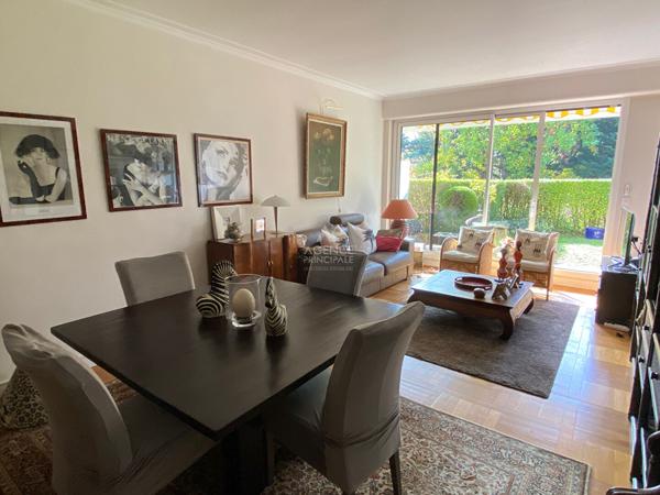 Appartement Le Mesnil Le Roi 5 pièce(s) Loyer 1 913 €/mois charges comprises **  - Référence  4679