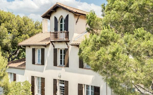 Maison à vendre    5 pièces •  Marseille 12