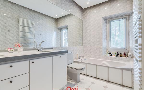 Maison à vendre    5 pièces •  Marseille 12