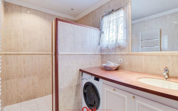 Maison à vendre    5 pièces •  Marseille 12