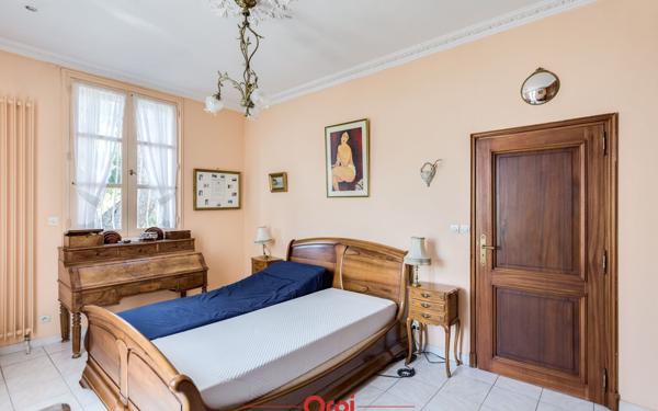 Maison à vendre    5 pièces •  Marseille 12